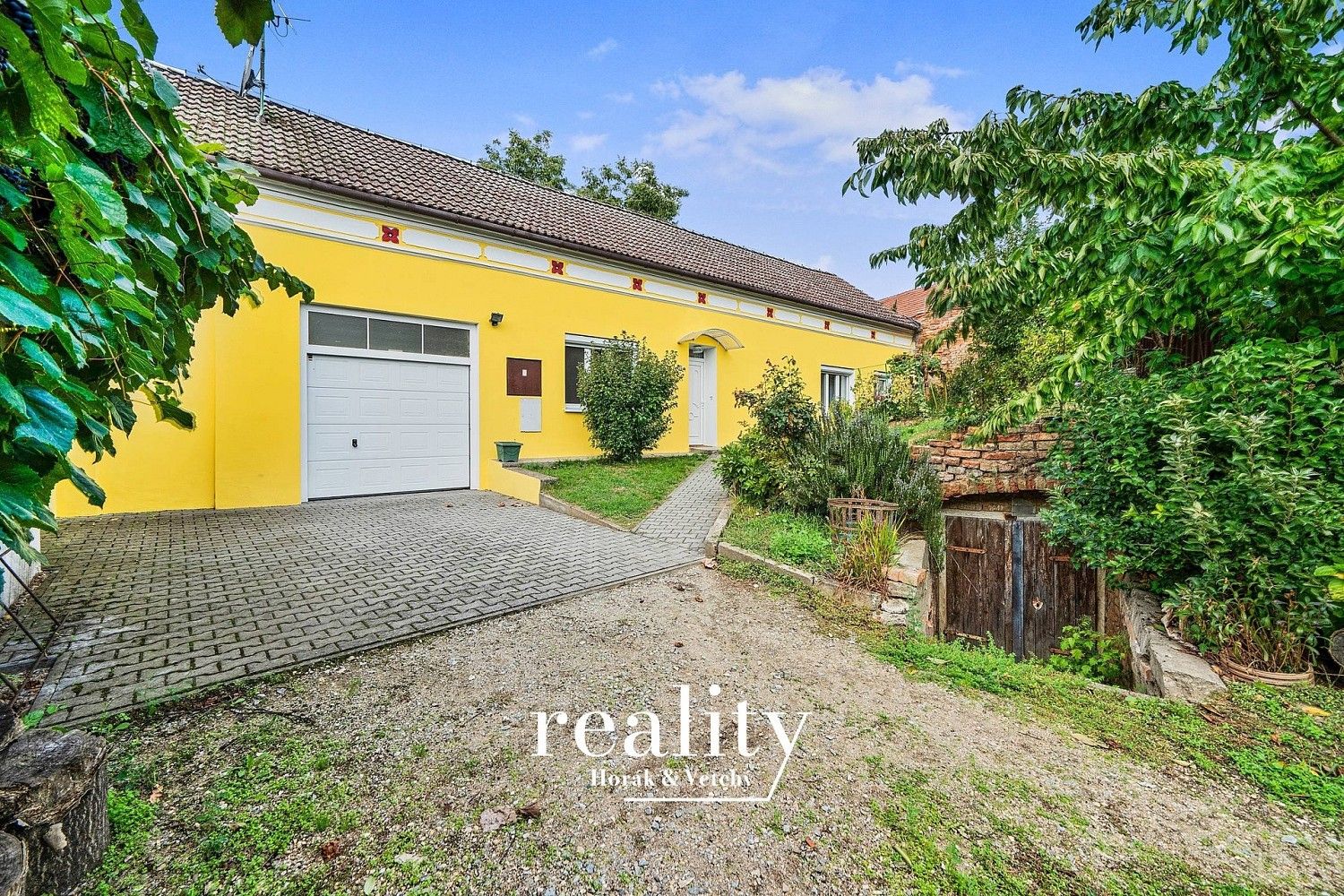 Rodinné domy, Hrušovanská, Hrabětice, okres Znojmo, 158 m² - 1