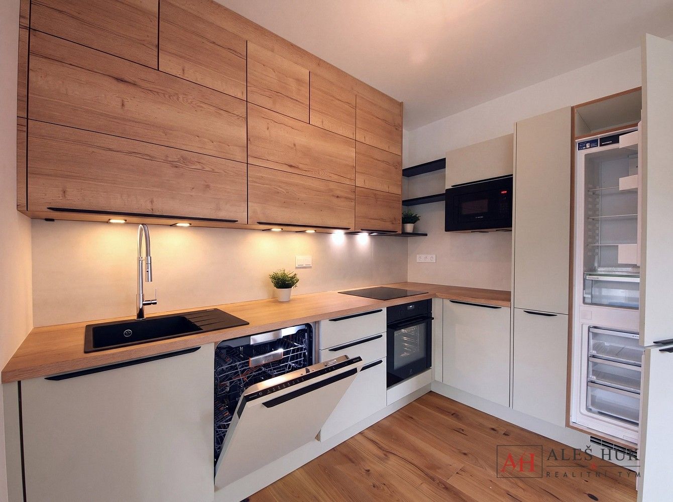 Byt 2+kk · 56 m² · Praha - Radlice, okres Praha 5, Hlavní město Praha - 4
