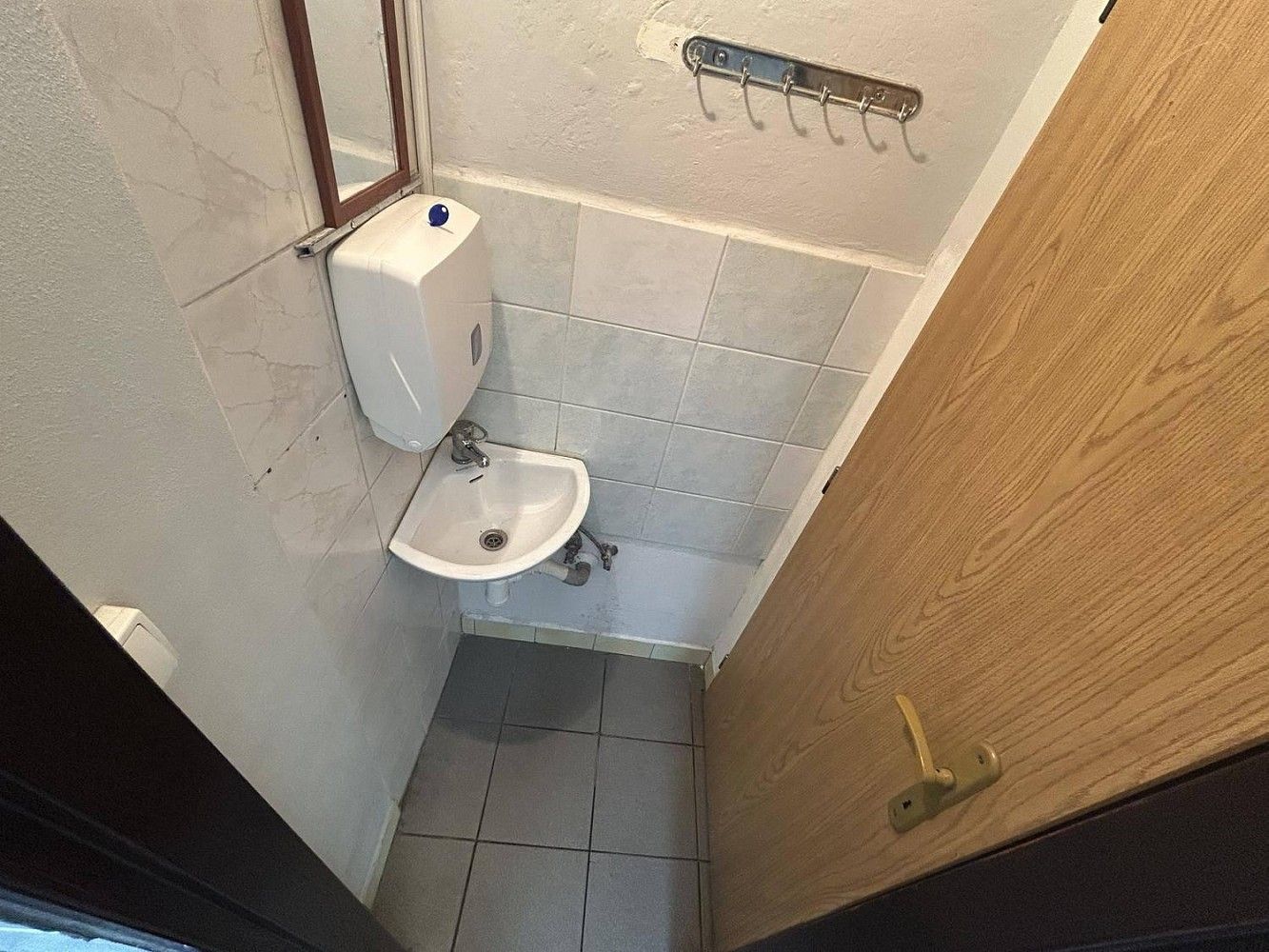 Pronájem komerční - Slezská, Orlová - Poruba, okres Karviná, 15 m² - 5