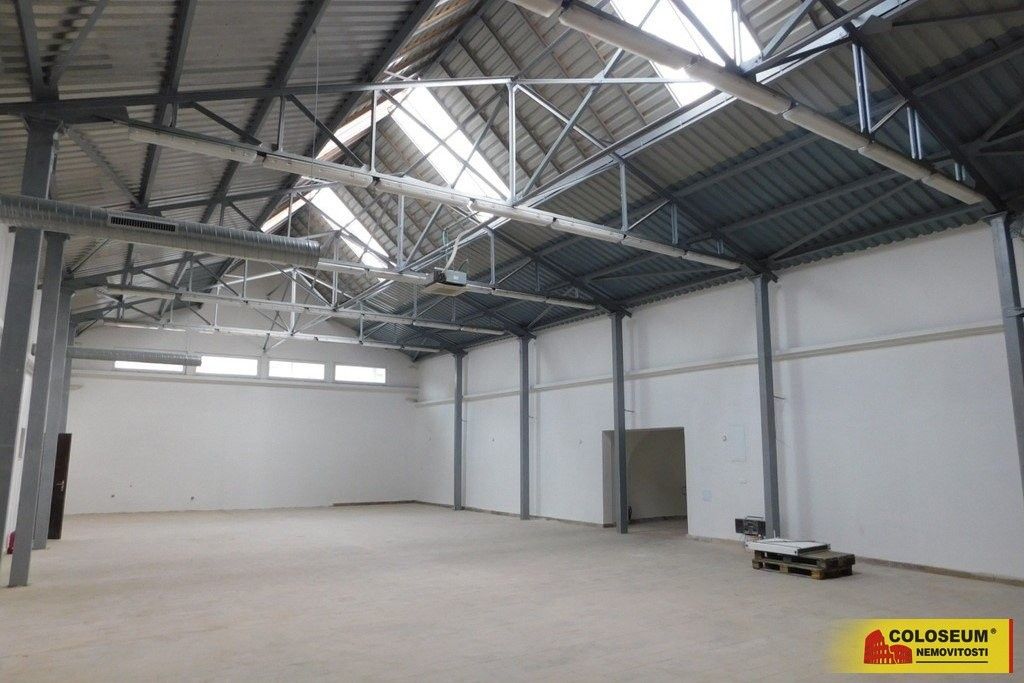 Obchodní prostory, 400 m²