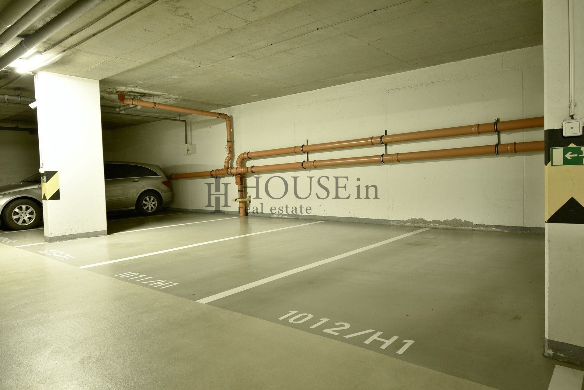 Pronájem garáž - Poděbradská, Praha, 12 m²