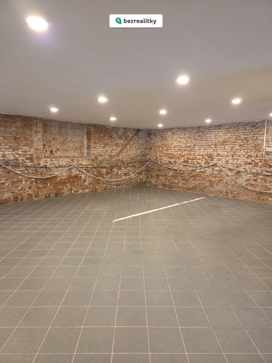 Garáže, V Pitkovičkách, Praha, 18 m²