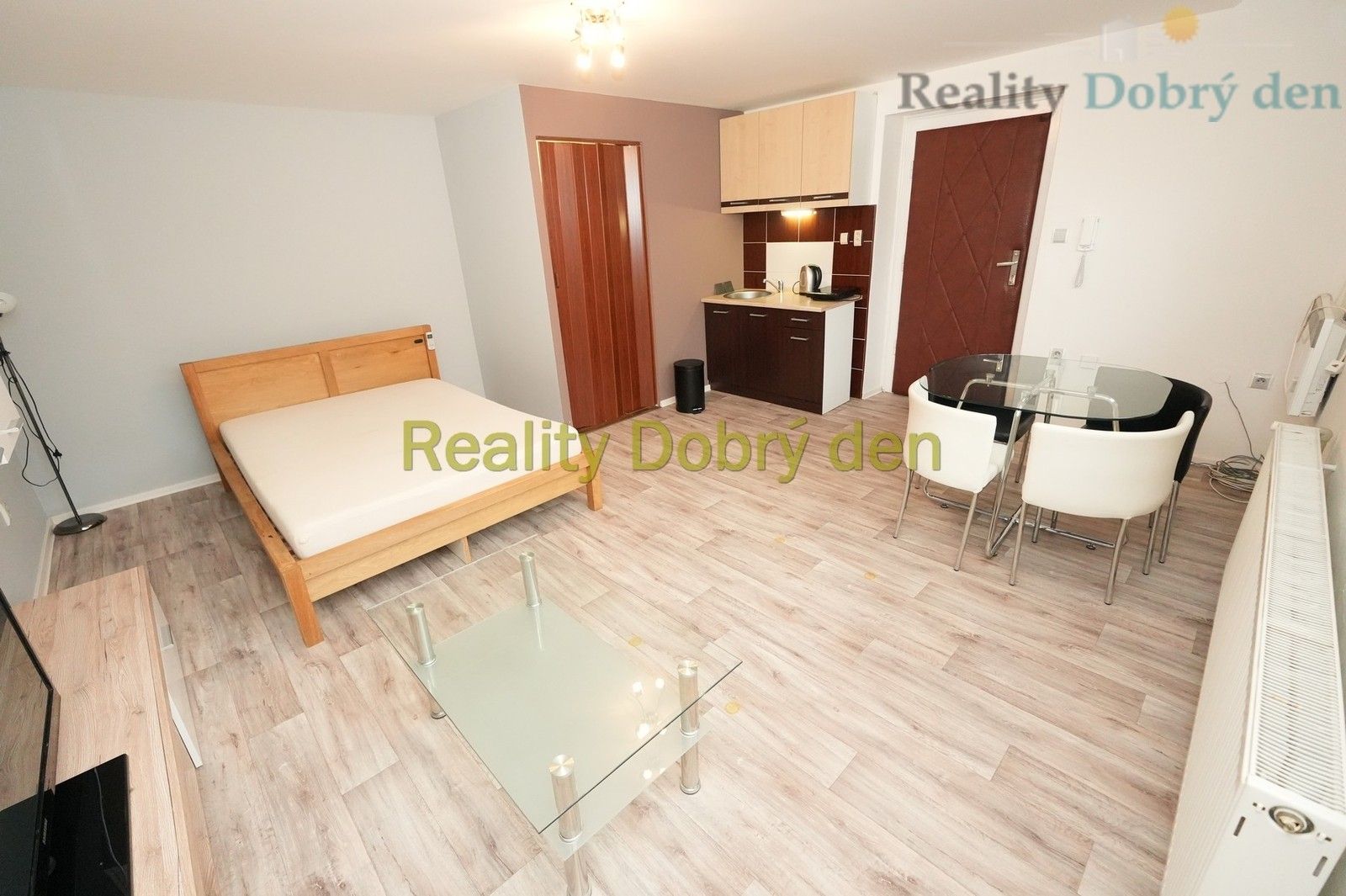 Pronájem byt 1+kk - Hobzíkova, Opava, 27 m²