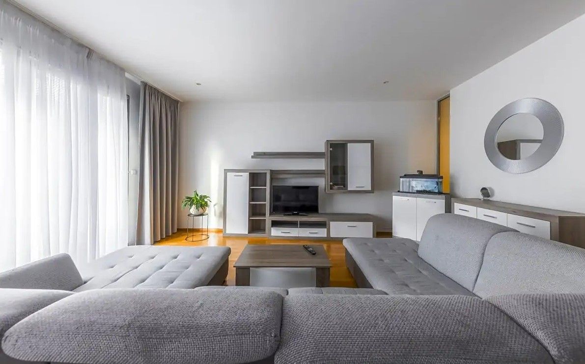 3+kk, Korunní, Praha, 115 m²