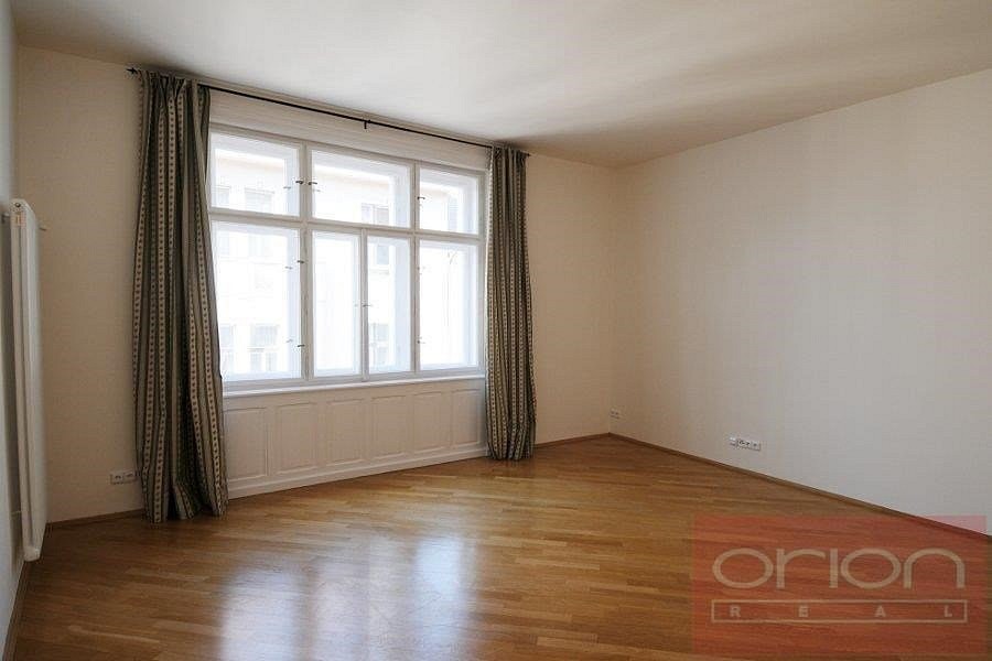 Pronájem byt 4+1 - Odborů, Praha 2 - Nové Město, 100 m² - 1