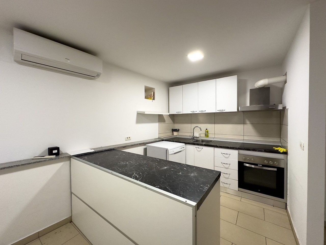 Prodej rodinný dům - Medulin, HR, 140 m² - 2