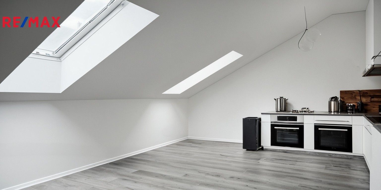 4+kk, Slatiňanská, Praha, 117 m²