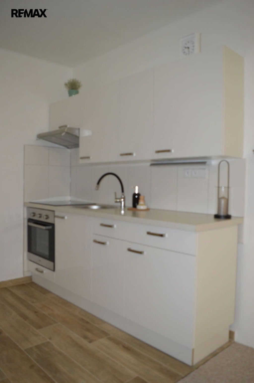Byt 1+kk · 36 m² · Stachy - 4