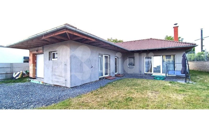 Prodej dům - Školská, Líbeznice, 156 m²