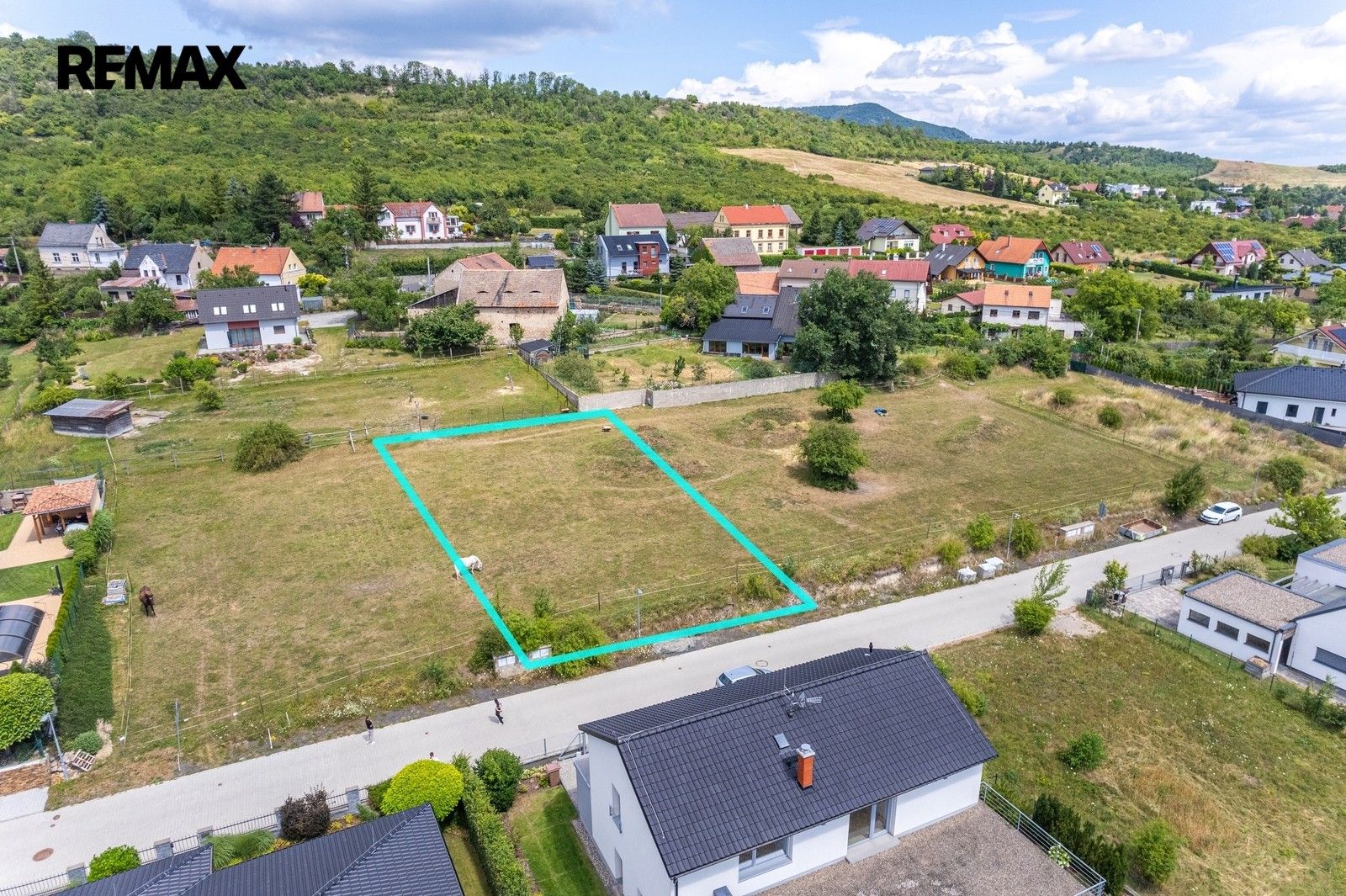 Pozemek pro bydlení, 1 042 m²