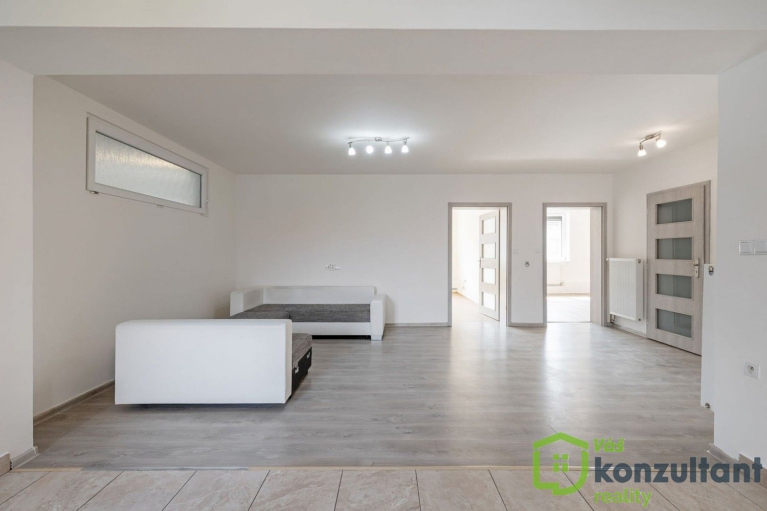 Prodej rodinný dům - Slíny, Velké Bílovice, okres Břeclav, 204 m² - 2