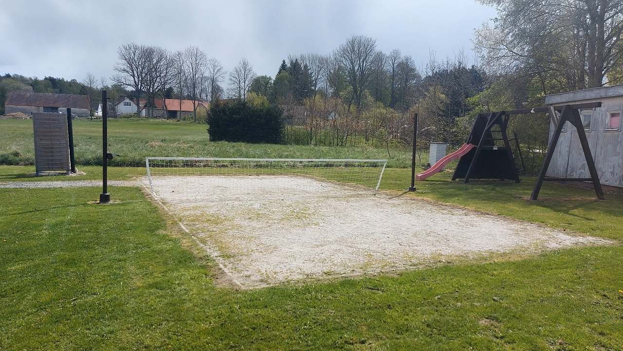 Chata · Leština u Strmilova, Jihočeský kraj - 3