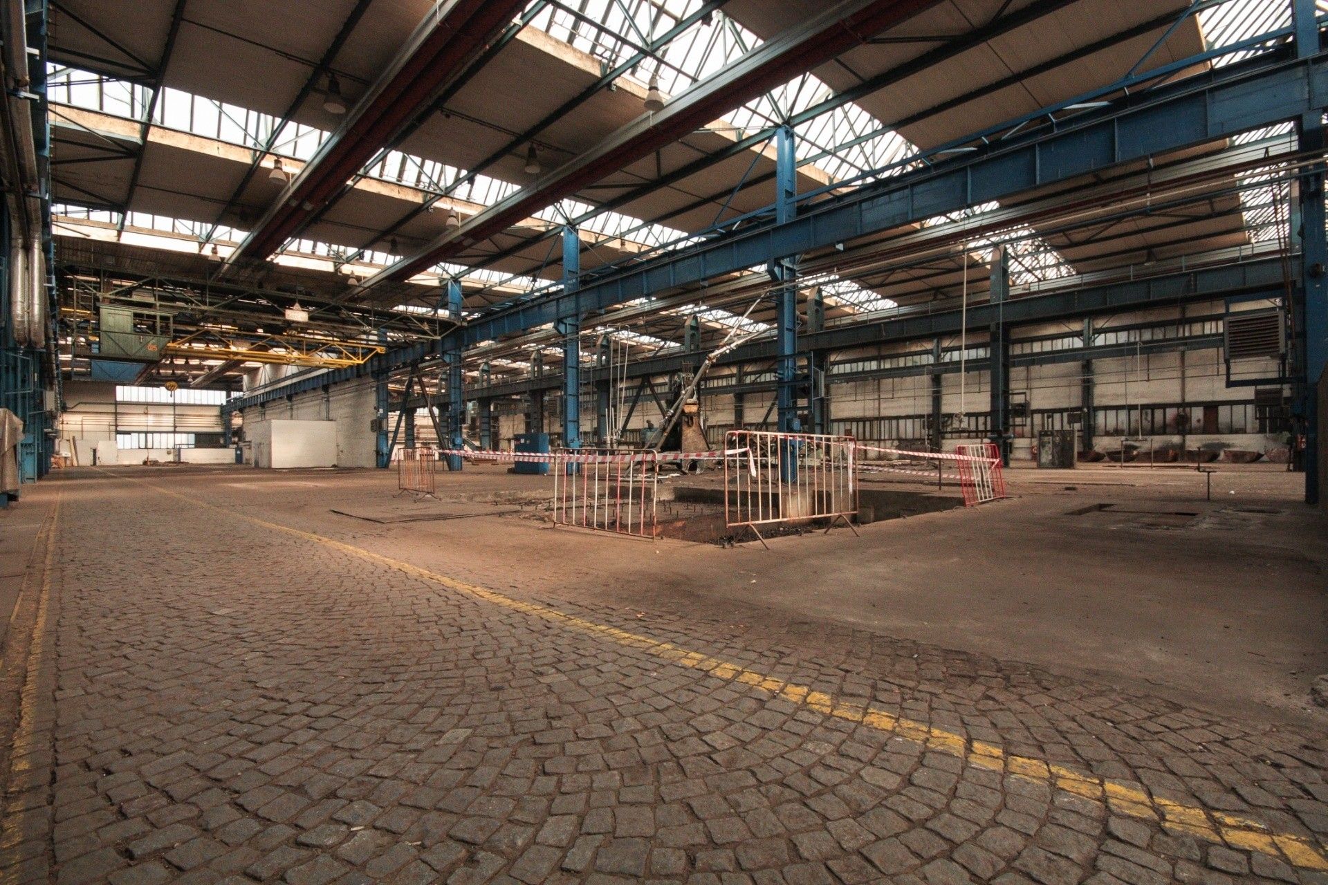 Sklady, Komořanská, Praha, 2 600 m²