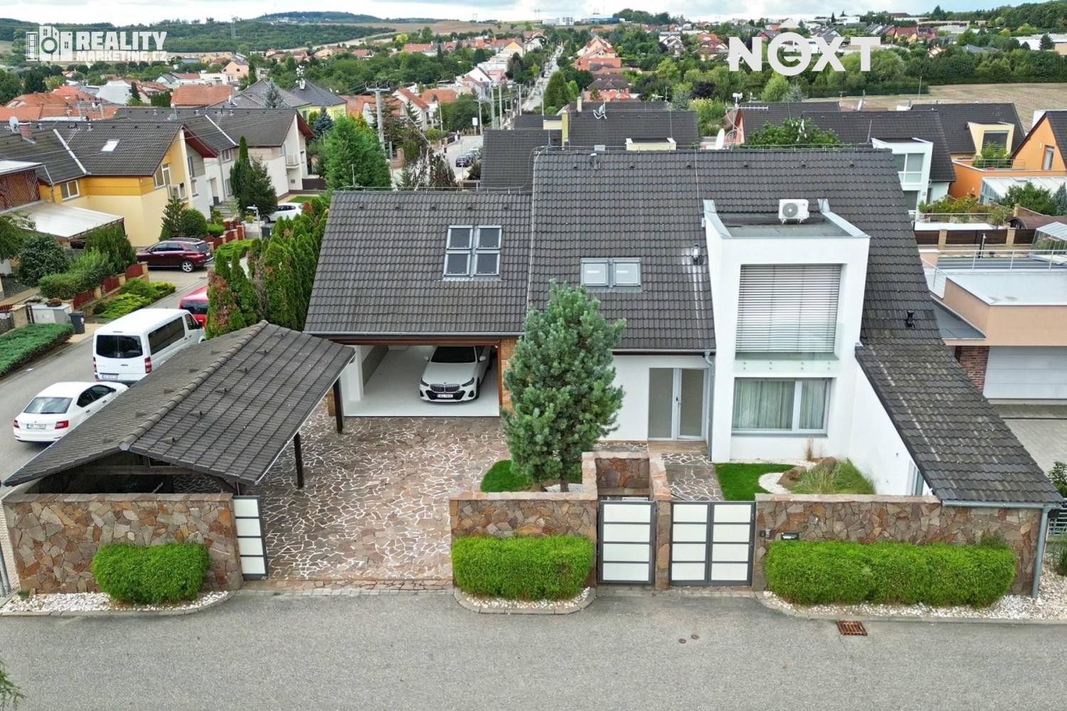 Prodej rodinný dům - V Jámách, Moravany, 382 m²