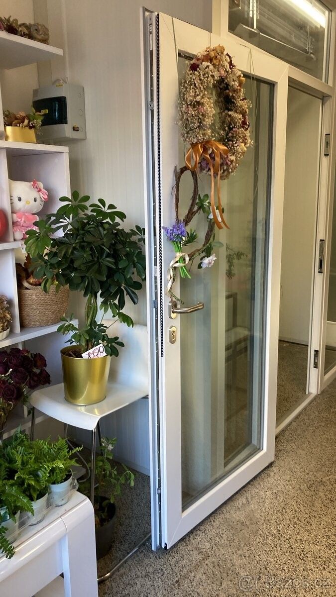 Pronájem obchodní prostory - Praha, 120 00