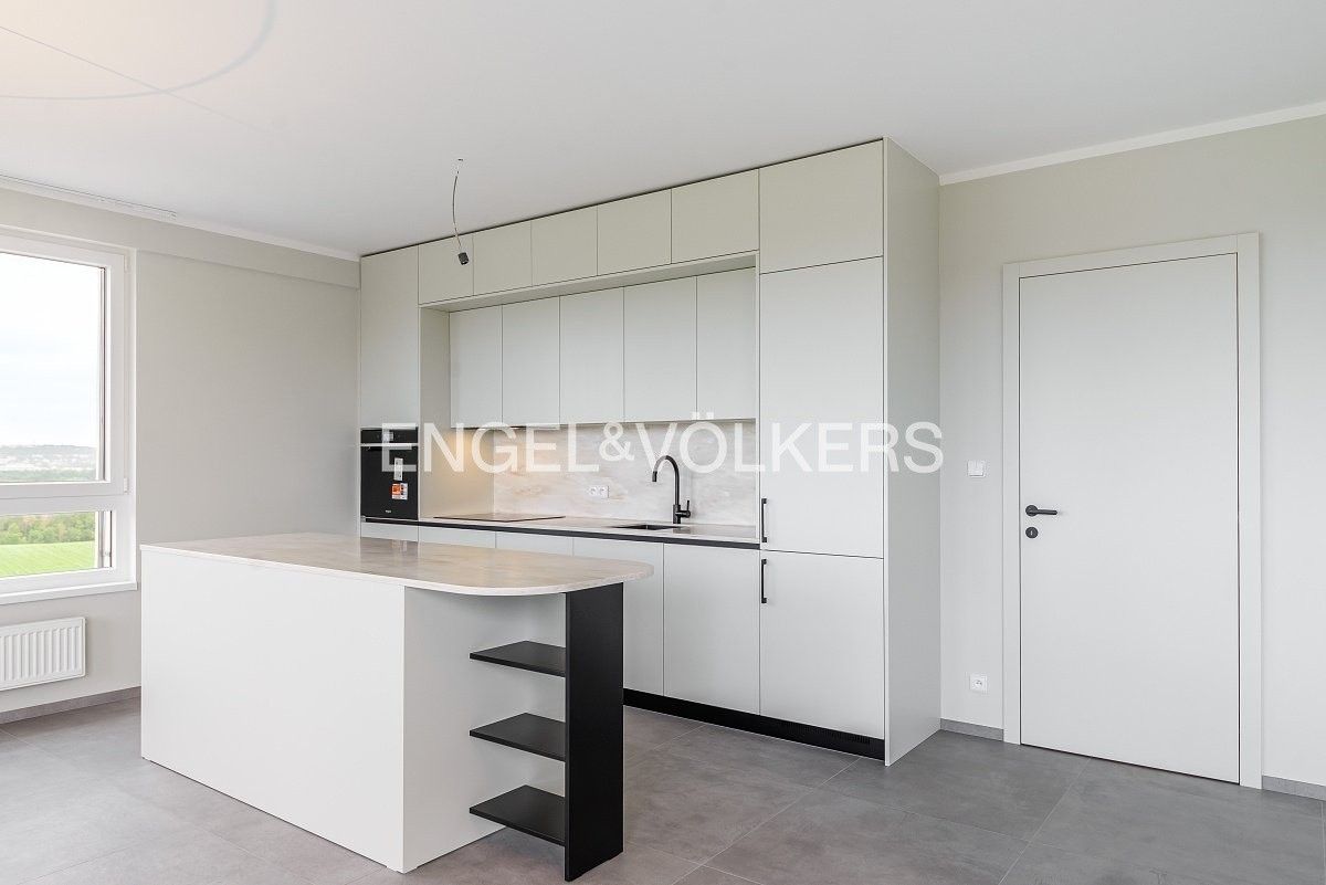 Pronájem byt 4+kk - Baarové 1292, Praha, 97 m²