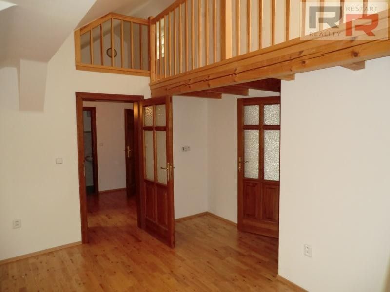 Pronájem byt 1+1 - Uhelná, Olomouc, 62 m²