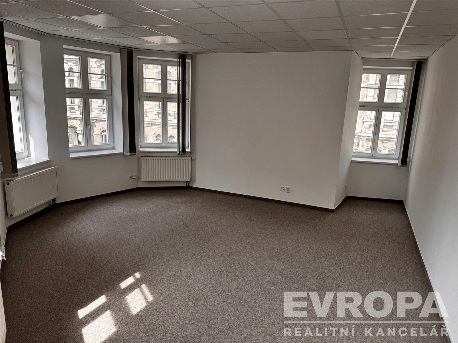 Kanceláře, nám. Dr. E. Beneše 176, Liberec I-Staré Město, 140 m² - 2