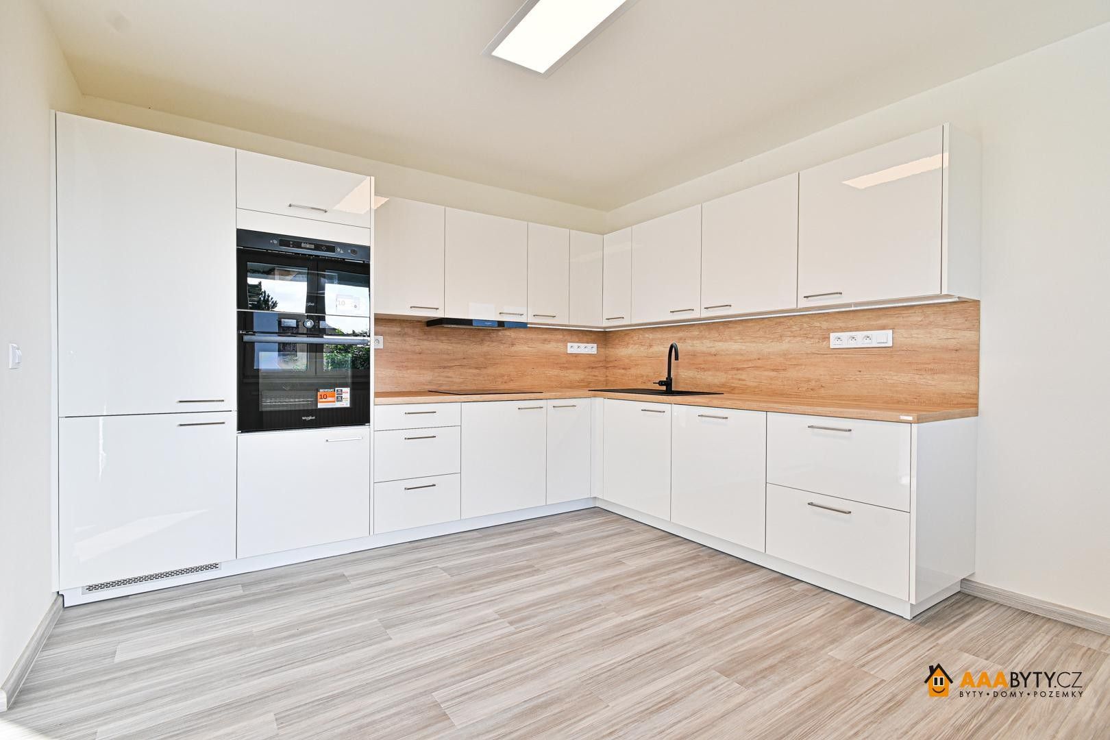 Pronájem rodinný dům - Pasohlávky, 261 m²