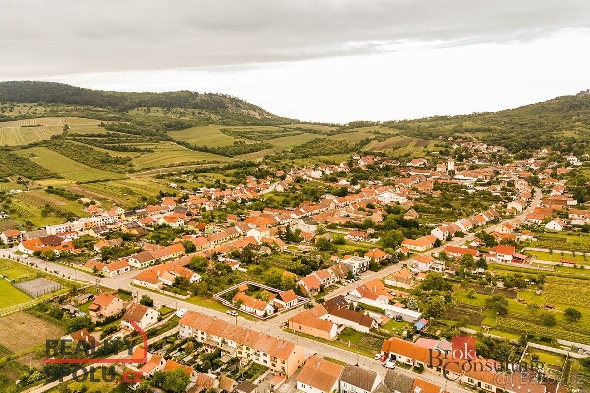 Prodej rodinný dům - Perná, 691 86