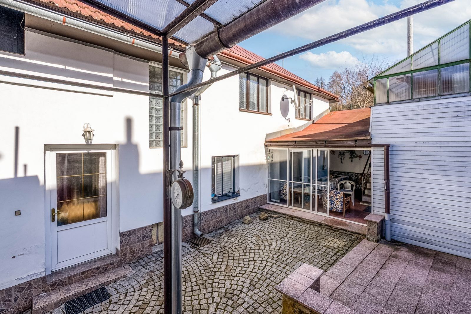 Rodinný dům · 365 m² · Úsobí - 4