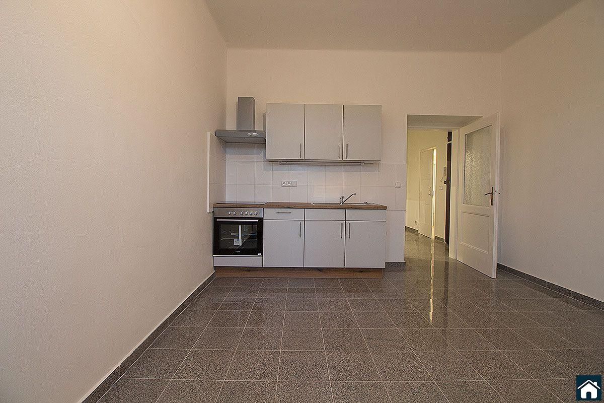 3+kk, Drahobejlova, Praha, 80 m²