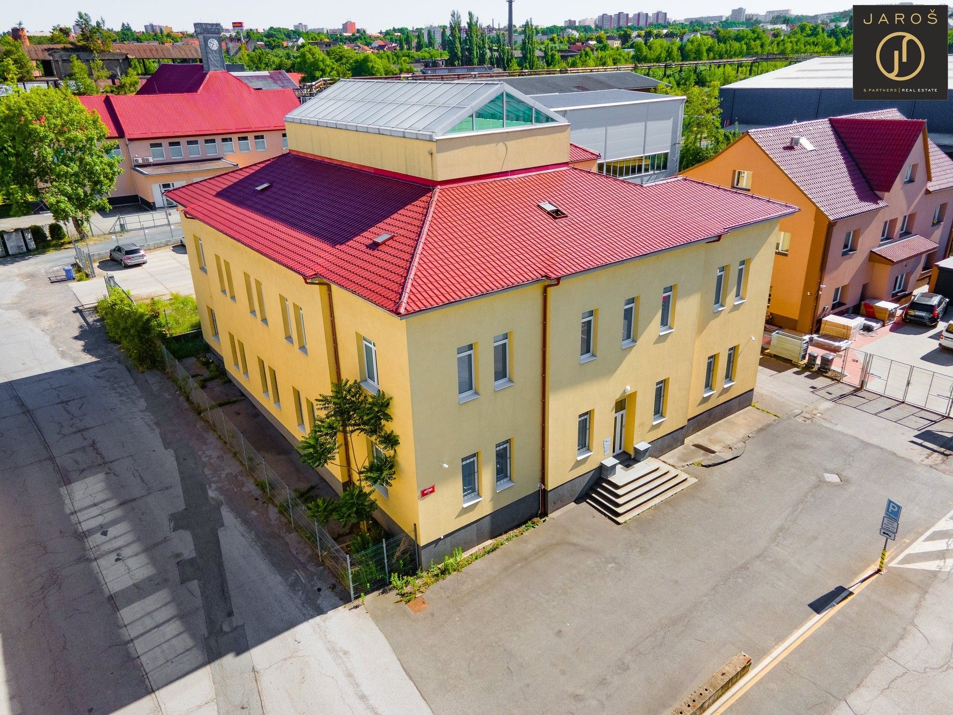 Pronájem kancelář - Huťská, Kladno, 883 m²