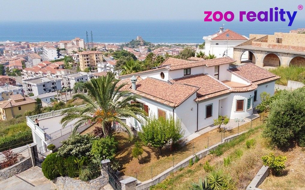 Prodej rodinný dům - 987 66, Zahraničí