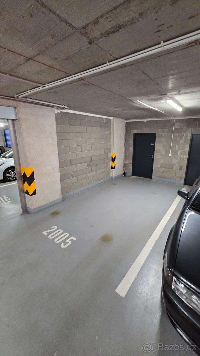 Garáže, Praha, 152 00