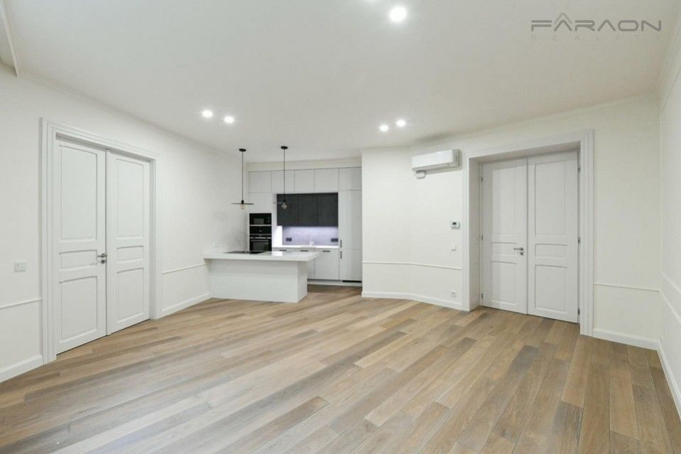 Byt 4+kk · 118 m² · náměstí Jiřího z Poděbrad, Praha - 3
