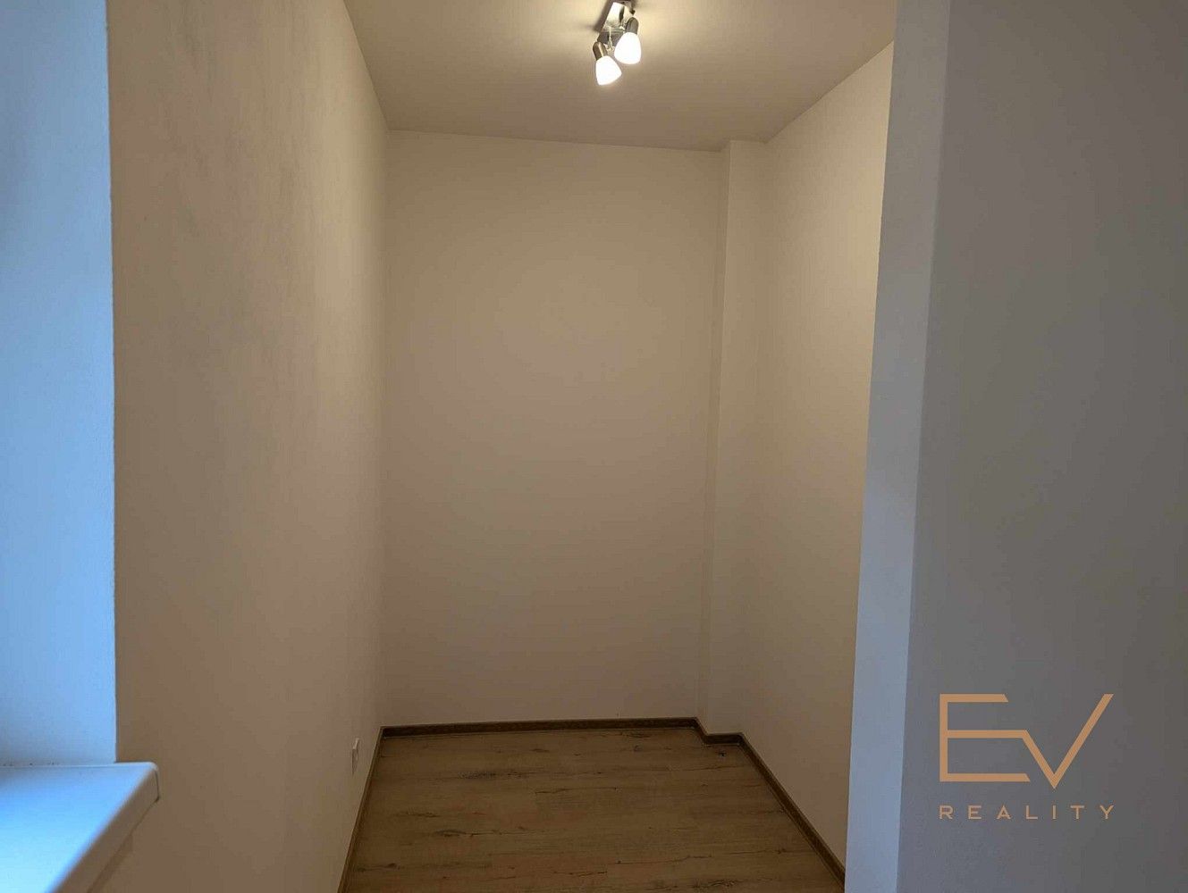 Pronájem byt 2+kk - Jeseniova, Praha 3 - Žižkov, 58 m² - 5