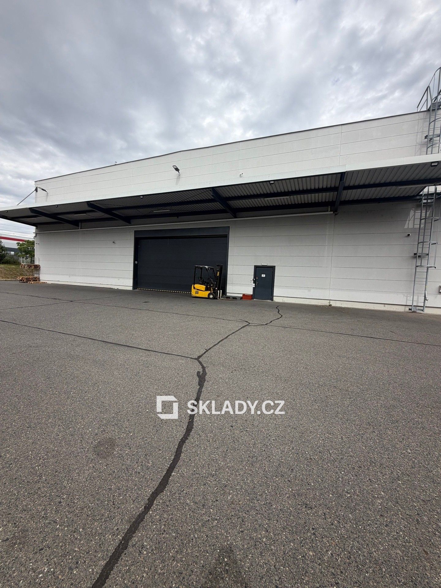 Sklady, Praha Horní Počernice, 995 m²