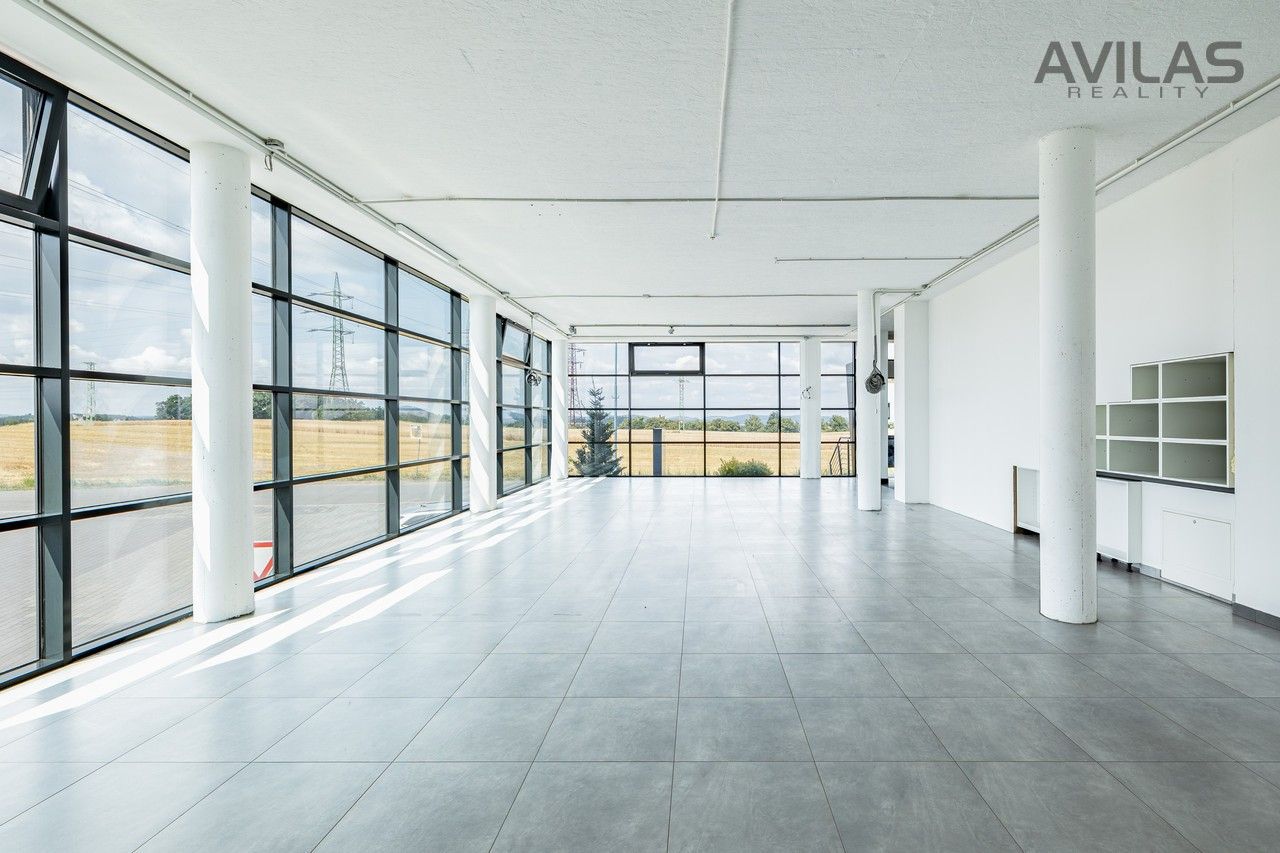 Pronájem obchodní prostory - Pomněnice, Benešov, 100 m²