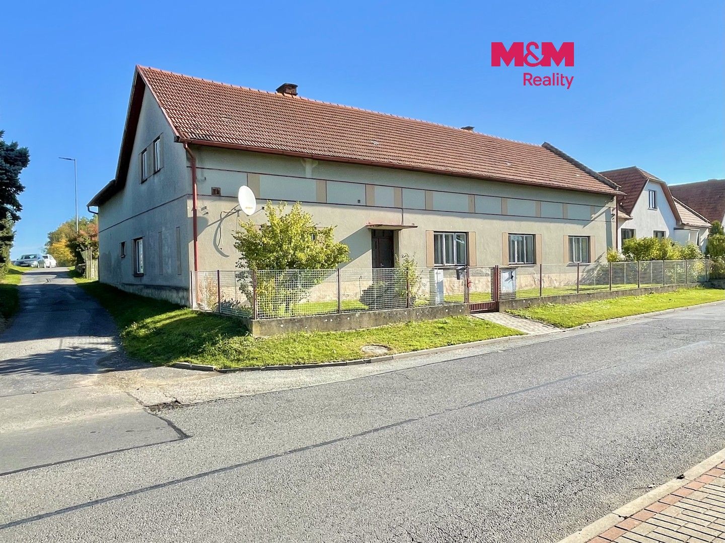 House, 250 m², land 853 m²