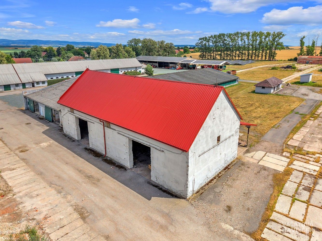 Zemědělské objekty, Jasenná, okres Náchod, Královéhradecký kraj, 2 100 m² - 2