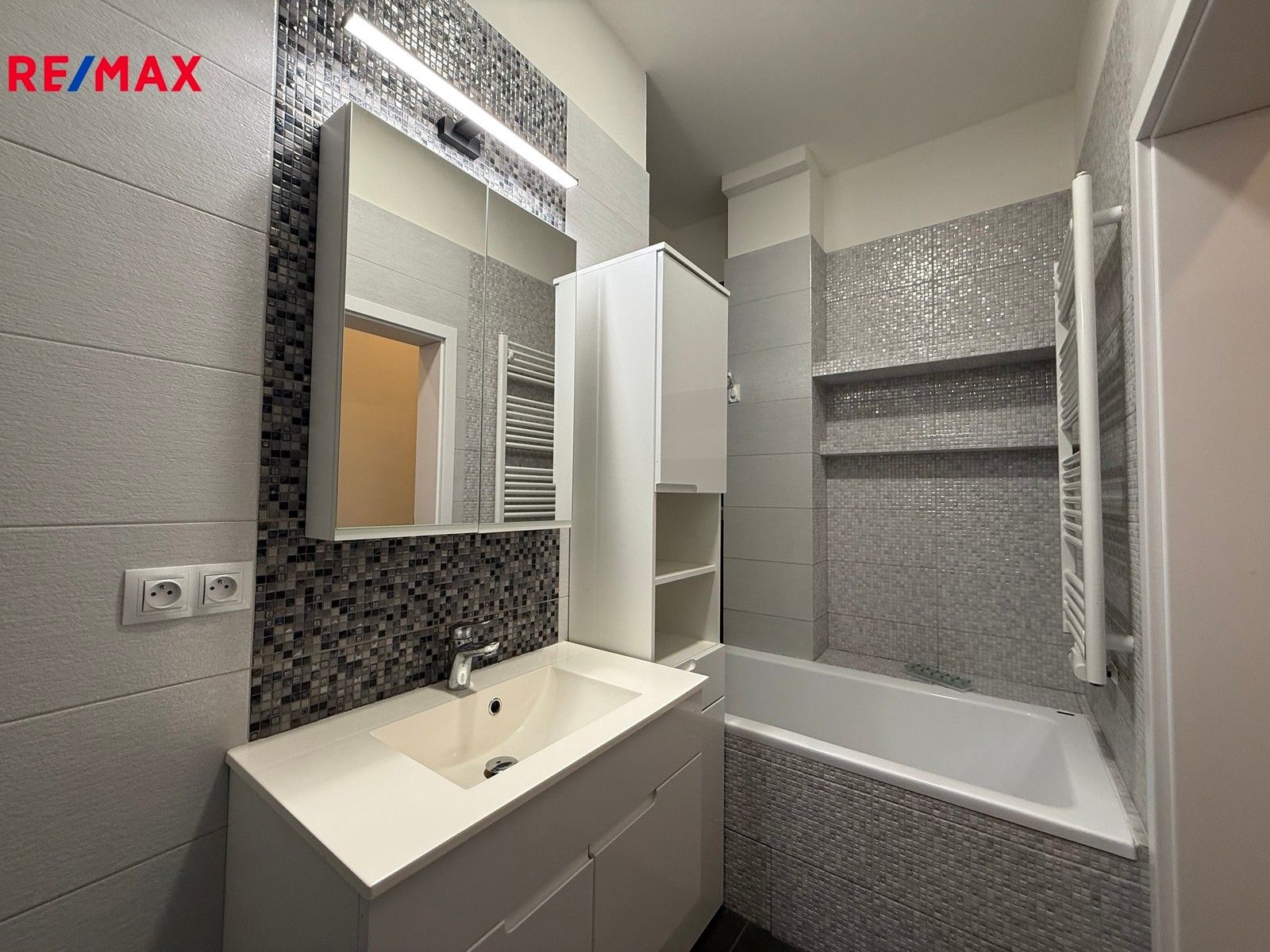 Pronájem byt 2+1 - Na louži, Praha, 71 m²