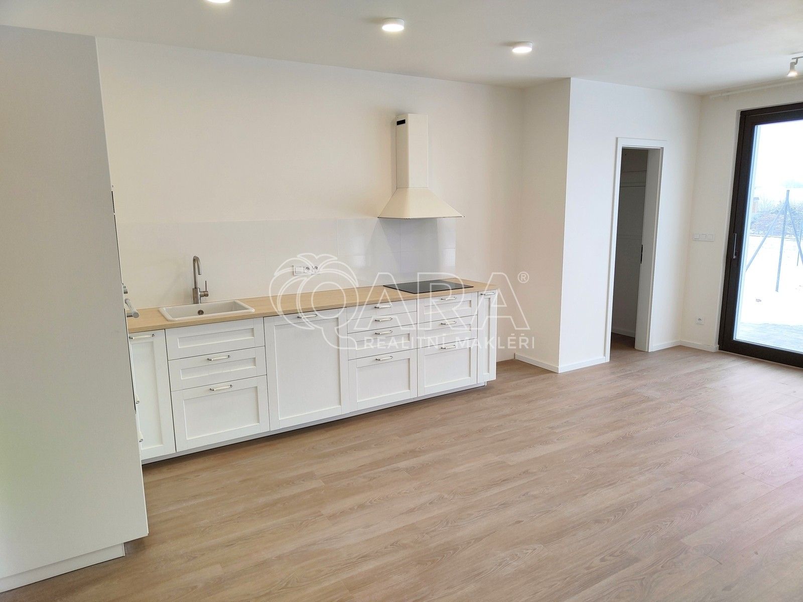 Pronájem byt 4+kk - Na Výsluní, Vysoký Újezd, 90 m²