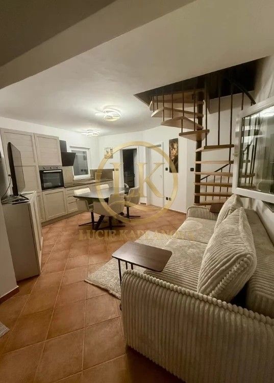Rodinný dům · 987 66, Zahraničí - 4