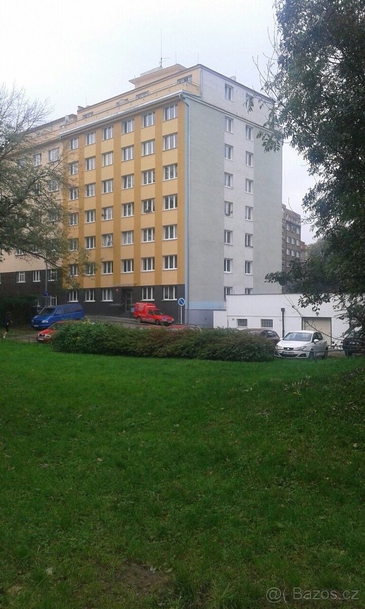 Pronájem byt 2+kk - Praha, 104 00, 43 m²