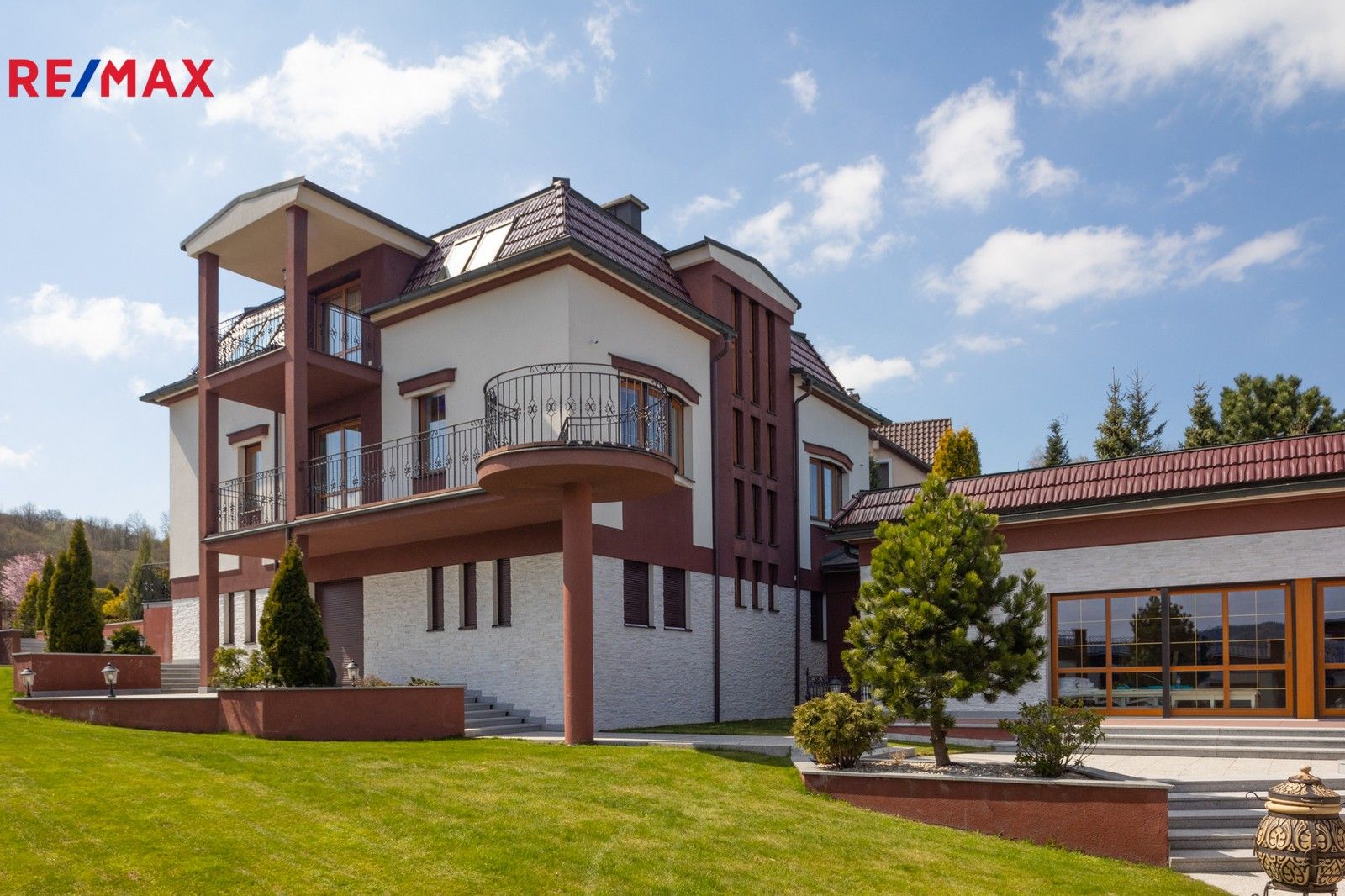 Rodinné domy, K Rohu, Jenišov, 435 m²