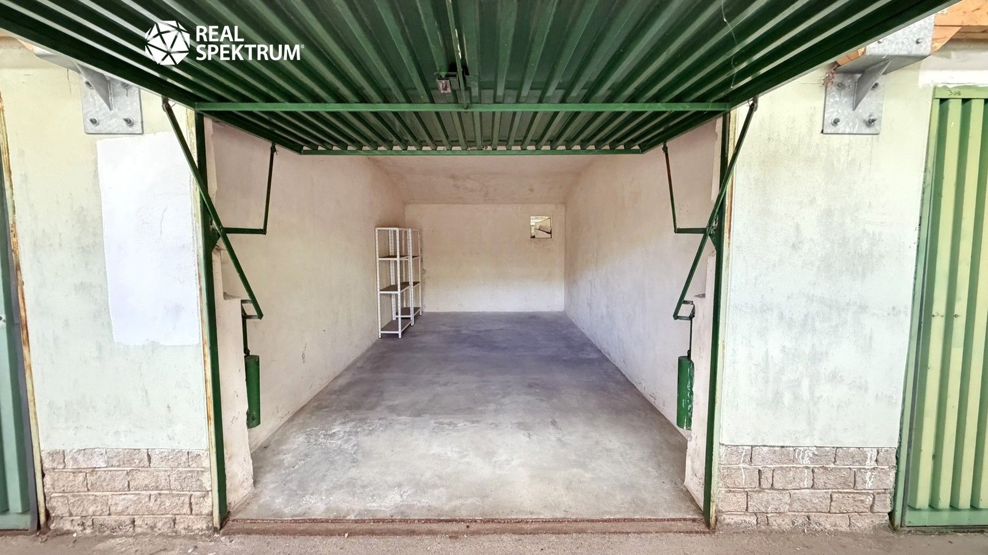 Garáže, Petra Křivky, Brno, 15 m² - 2