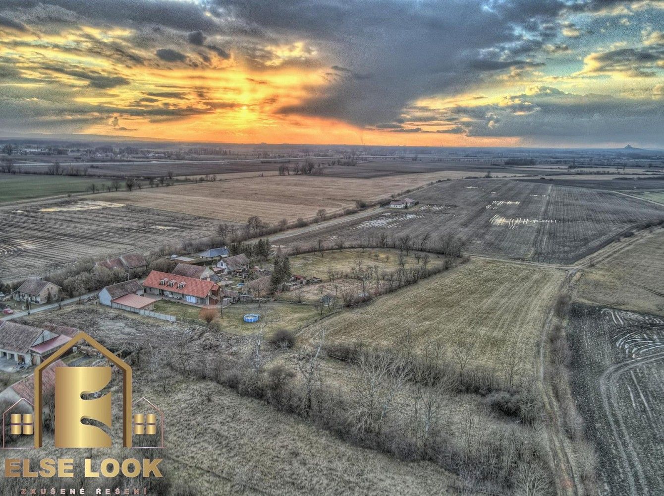 Pozemky pro bydlení, Dolní Roveň - Komárov, okres Pardubice - 1