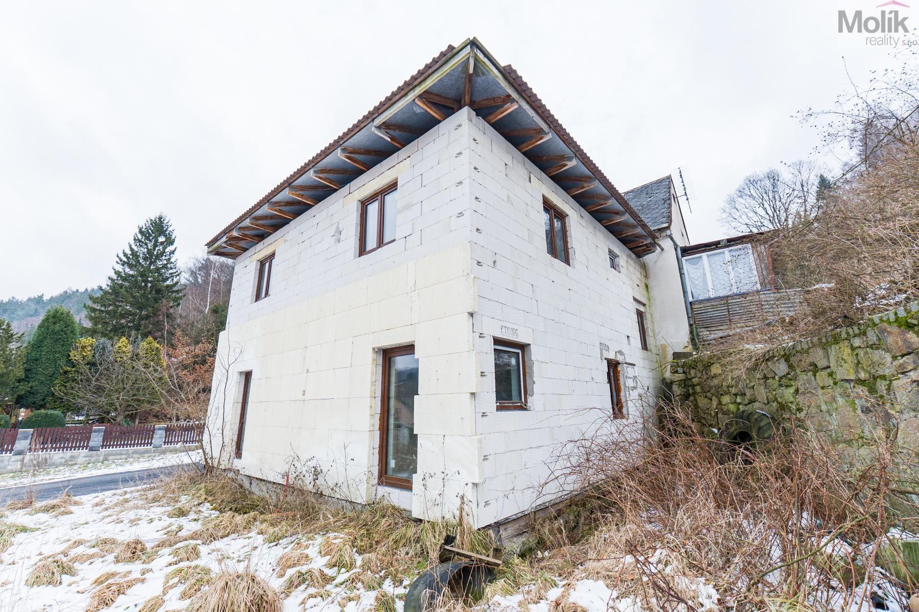 Prodej rodinný dům - Tovární, Loket, 213 m²