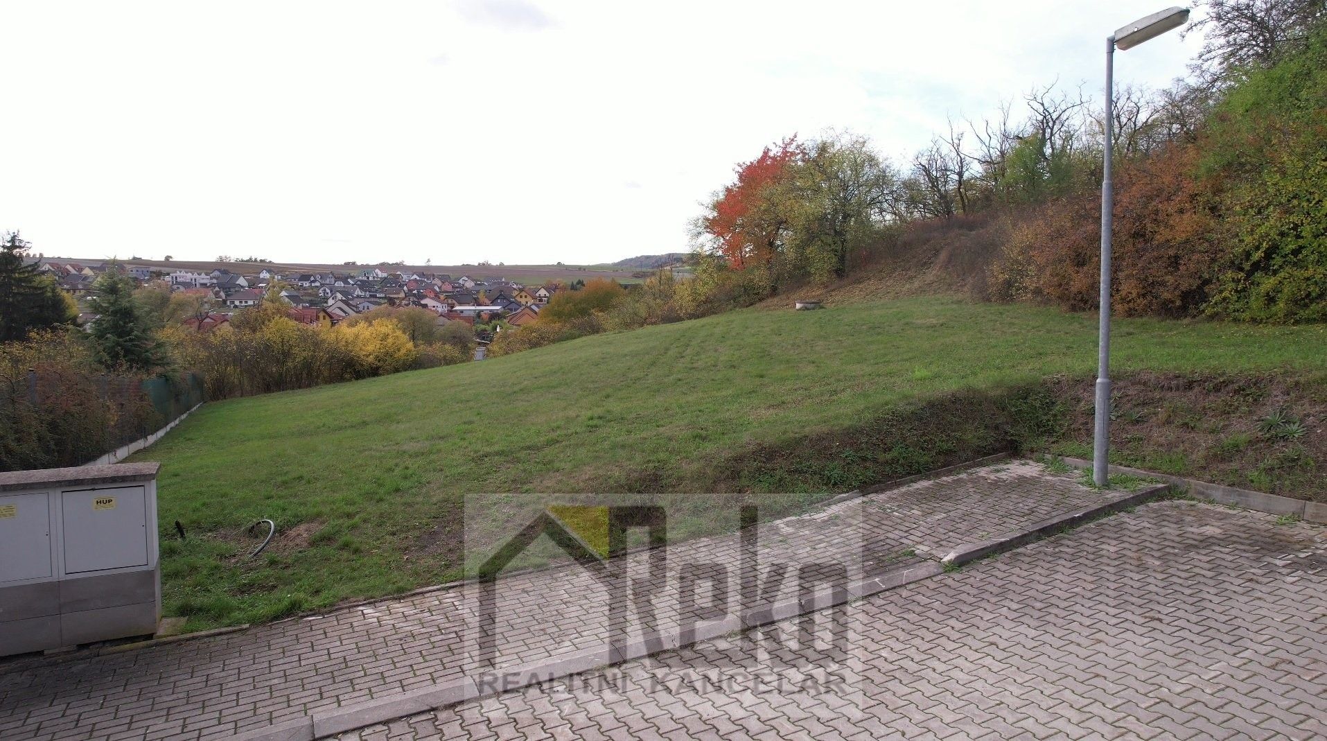 Prodej pozemek pro bydlení - Králův Dvůr, 1 689 m²