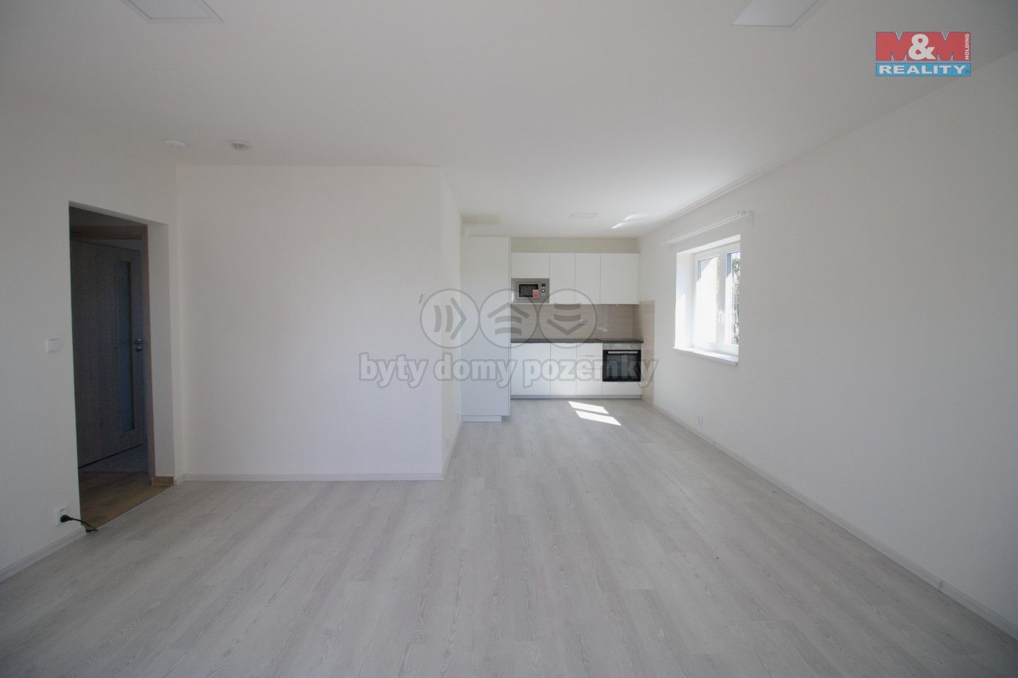 Pronájem kancelář - Tehovec, 71 m²