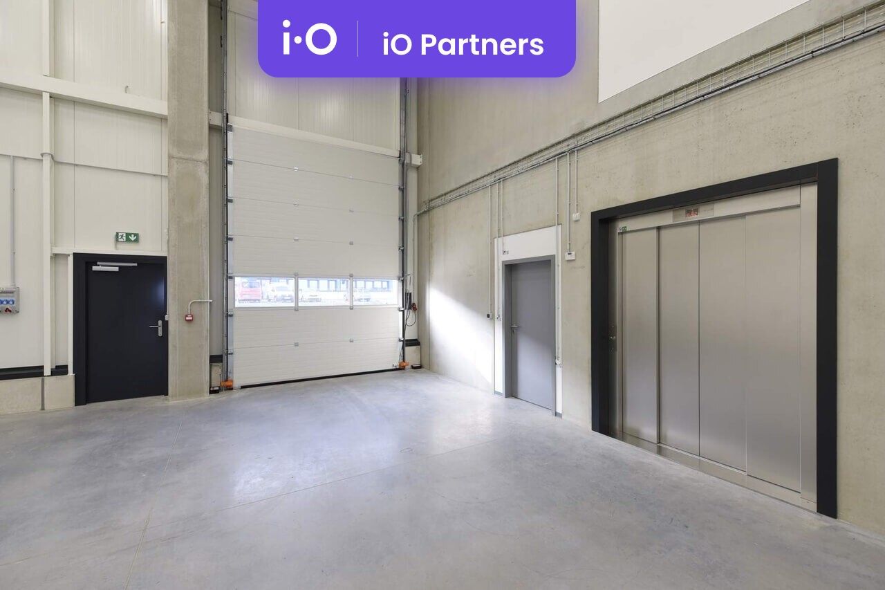 Sklady, K Bílému vrchu, Praha, 2 m²