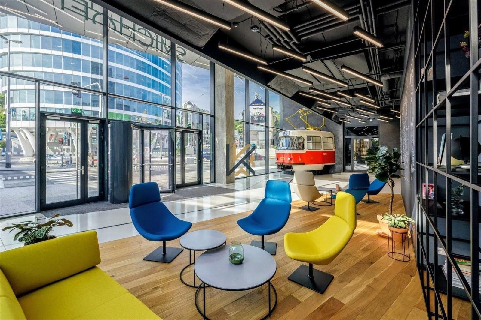 Pronájem kancelář - Plzeňská, Praha, 800 m²