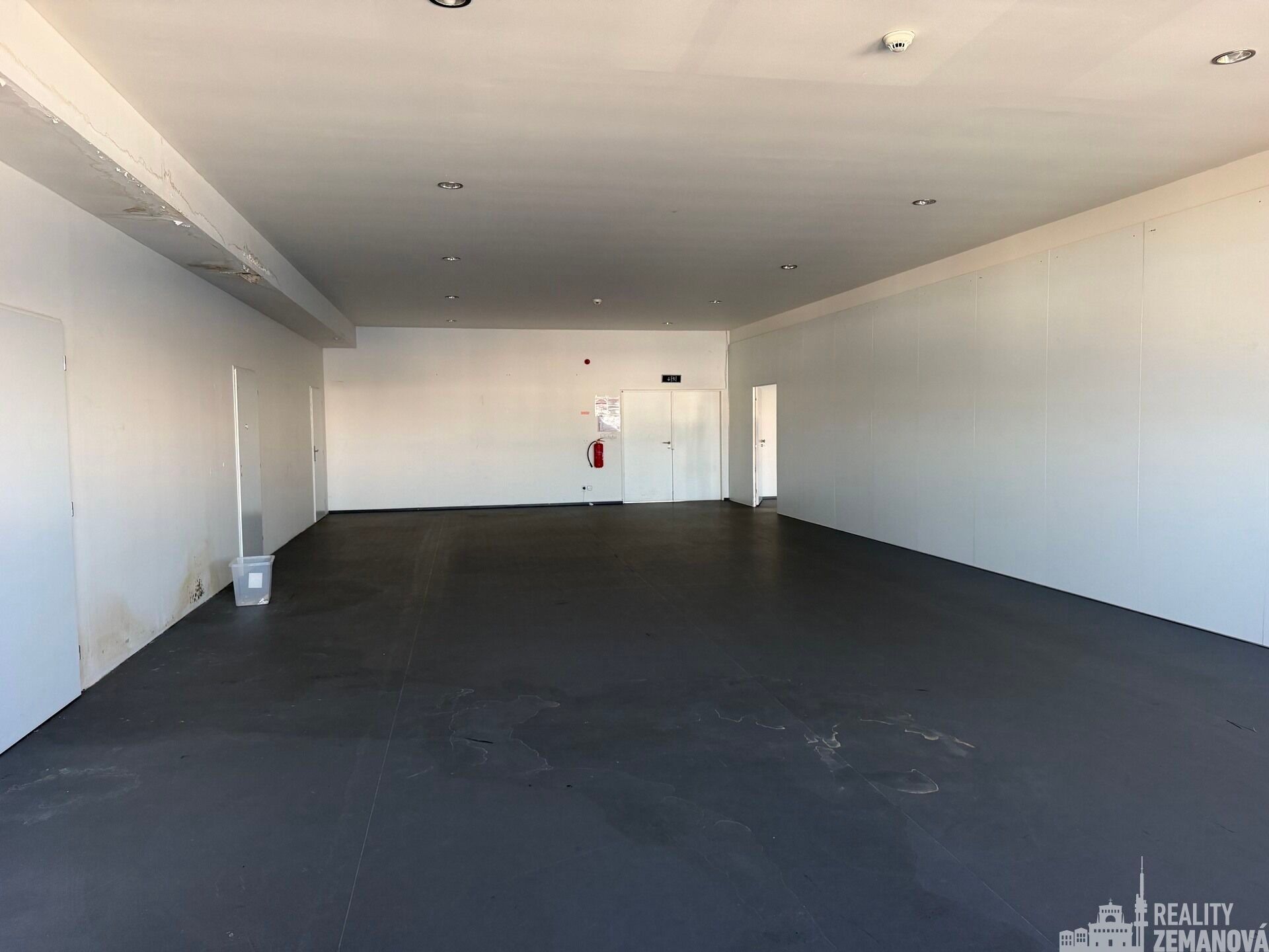 Komerční nemovitost · 470 m² · Komerční, Nupaky - 3