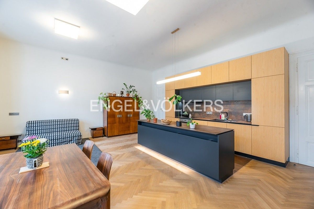 Pronájem byt 2+kk - Křižíkova 267, Praha, 93 m²
