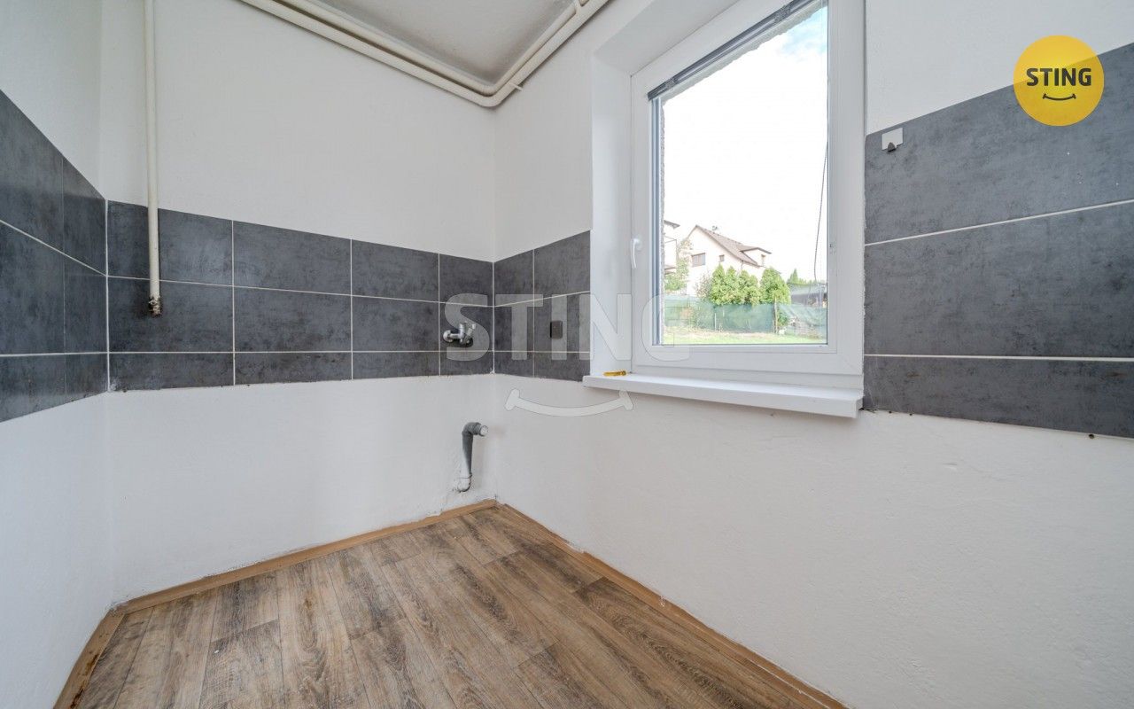 Prodej rodinný dům - K nádraží, Dolní Lhota, 220 m²